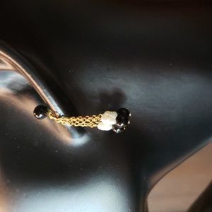 VTG AVON Black Onyx/White Freshwater Pearl Dangle Earrings - EVC